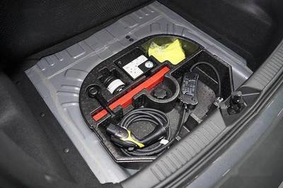 云度π3 E-Shock曜越版震撼上市，補(bǔ)貼后11.98萬元，引領(lǐng)小型電動(dòng)SUV新風(fēng)尚