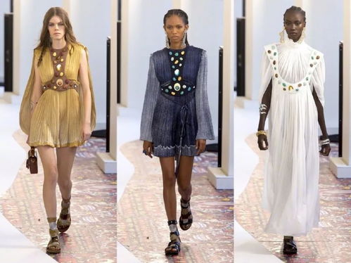 今年時(shí)裝周上驚艷的服裝設(shè)計(jì),預(yù)示明年的流行元素